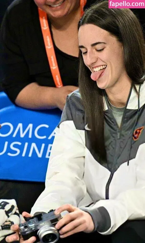 caitlinclark22 / heluvstikax Onlyfans Photo Gallery 