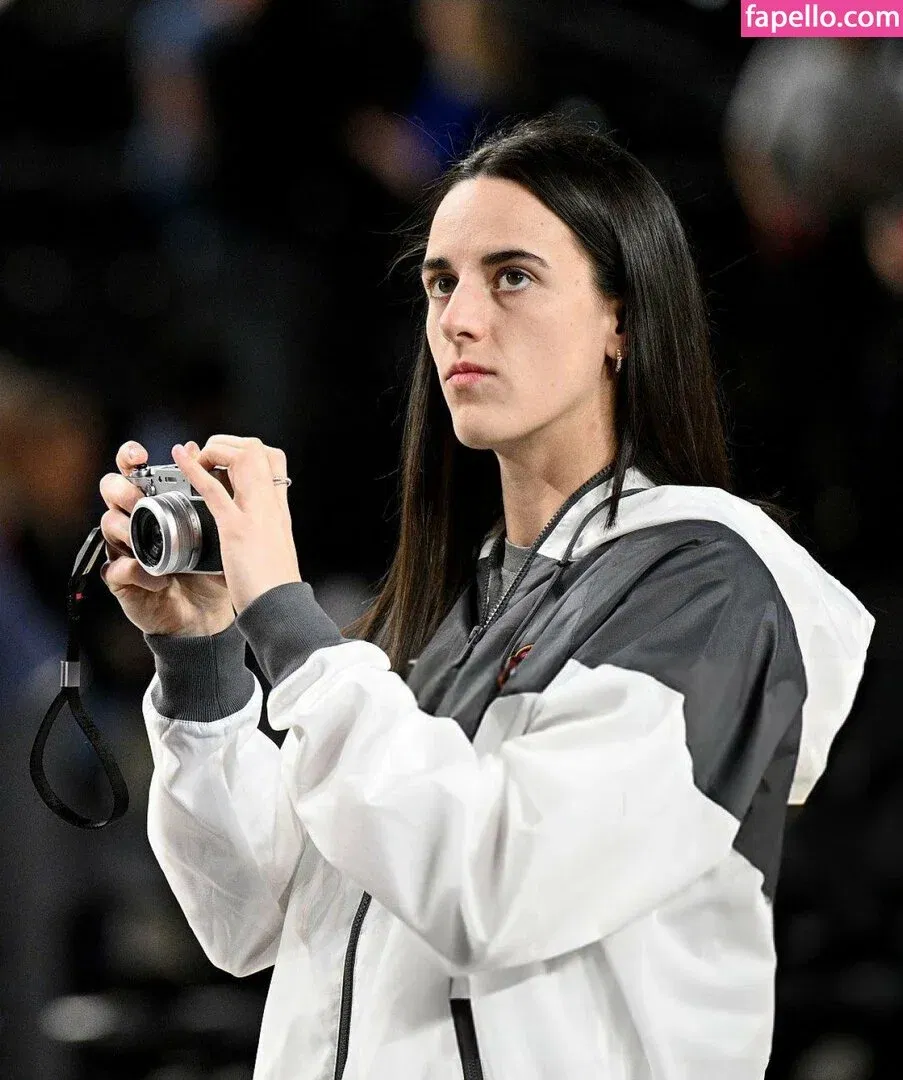 caitlinclark22 / heluvstikax Onlyfans Photo Gallery 