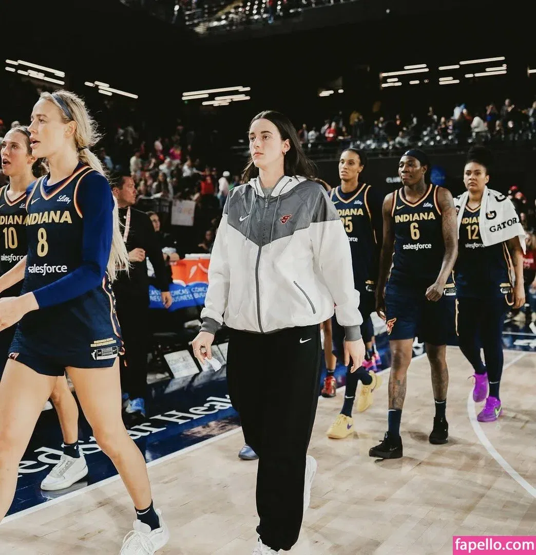 caitlinclark22 / heluvstikax Onlyfans Photo Gallery 