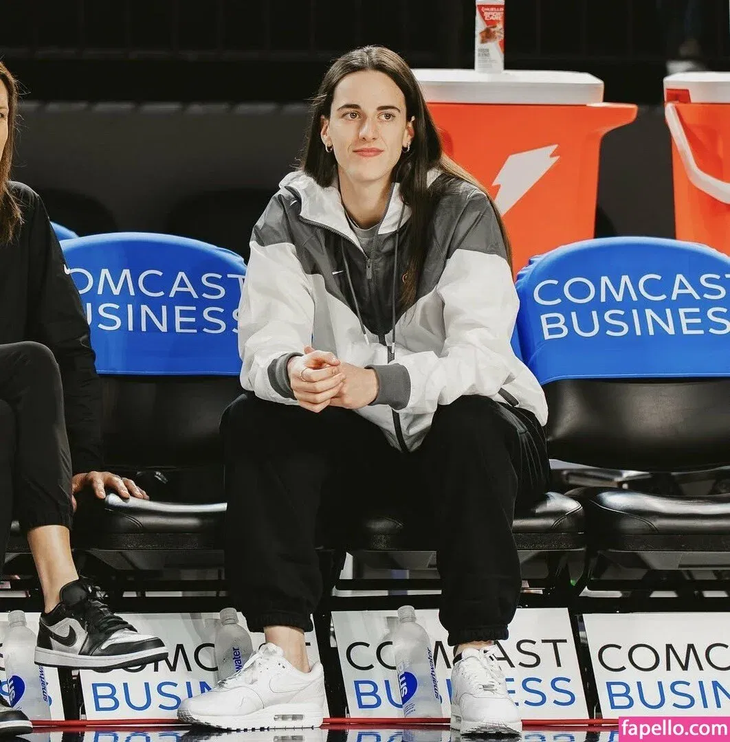 caitlinclark22 / heluvstikax Onlyfans Photo Gallery 