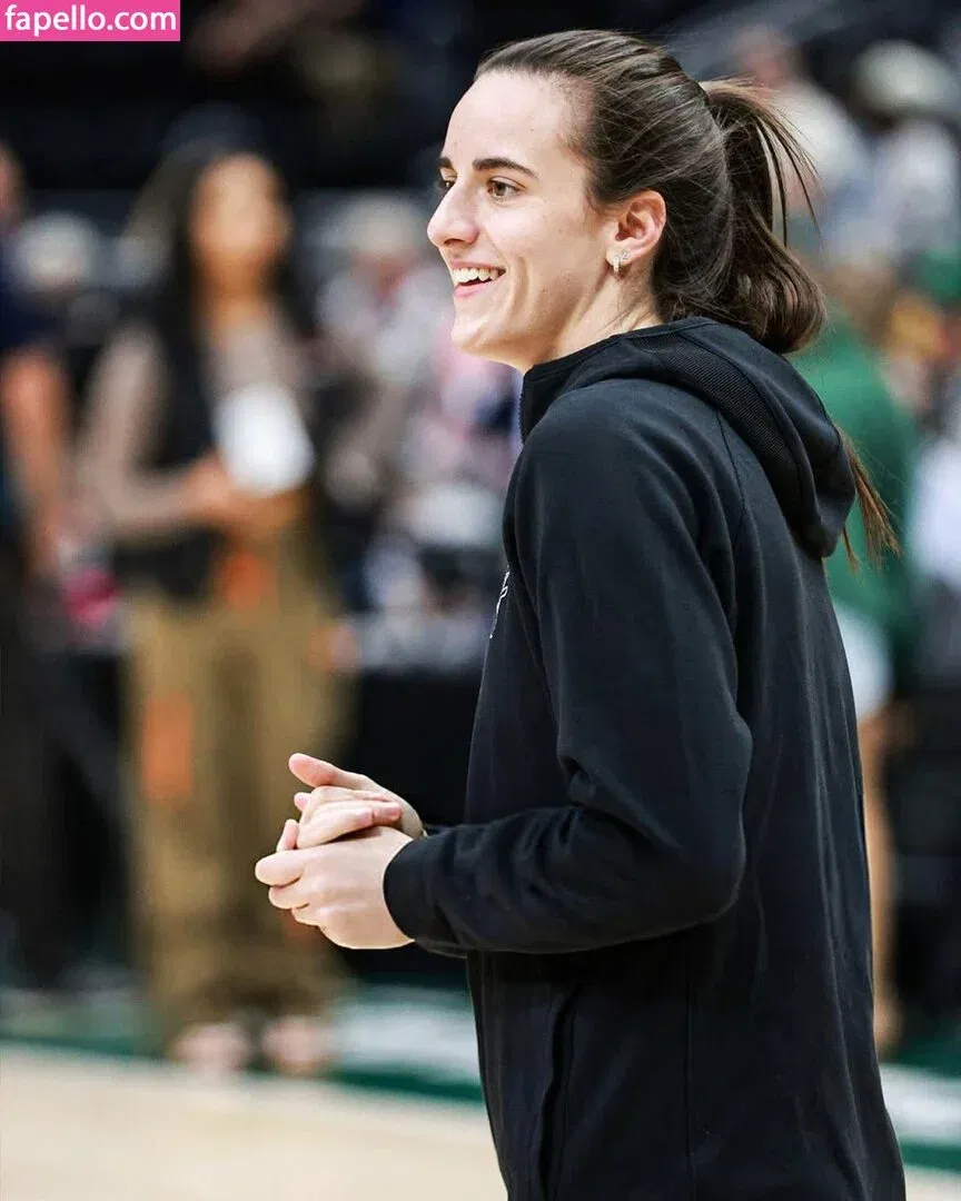 caitlinclark22 / heluvstikax Onlyfans Photo Gallery 