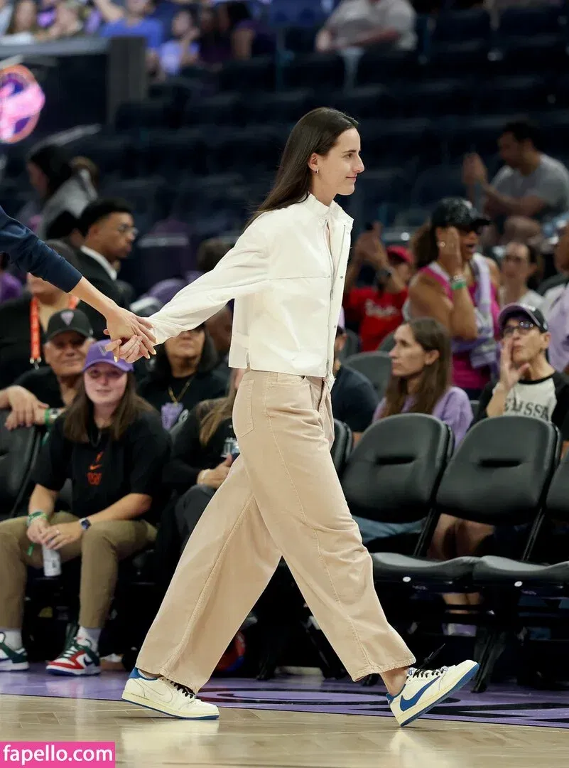 caitlinclark22 / heluvstikax Onlyfans Photo Gallery 