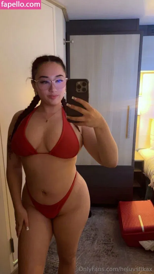 caitlinclark22 / heluvstikax Onlyfans Photo Gallery 