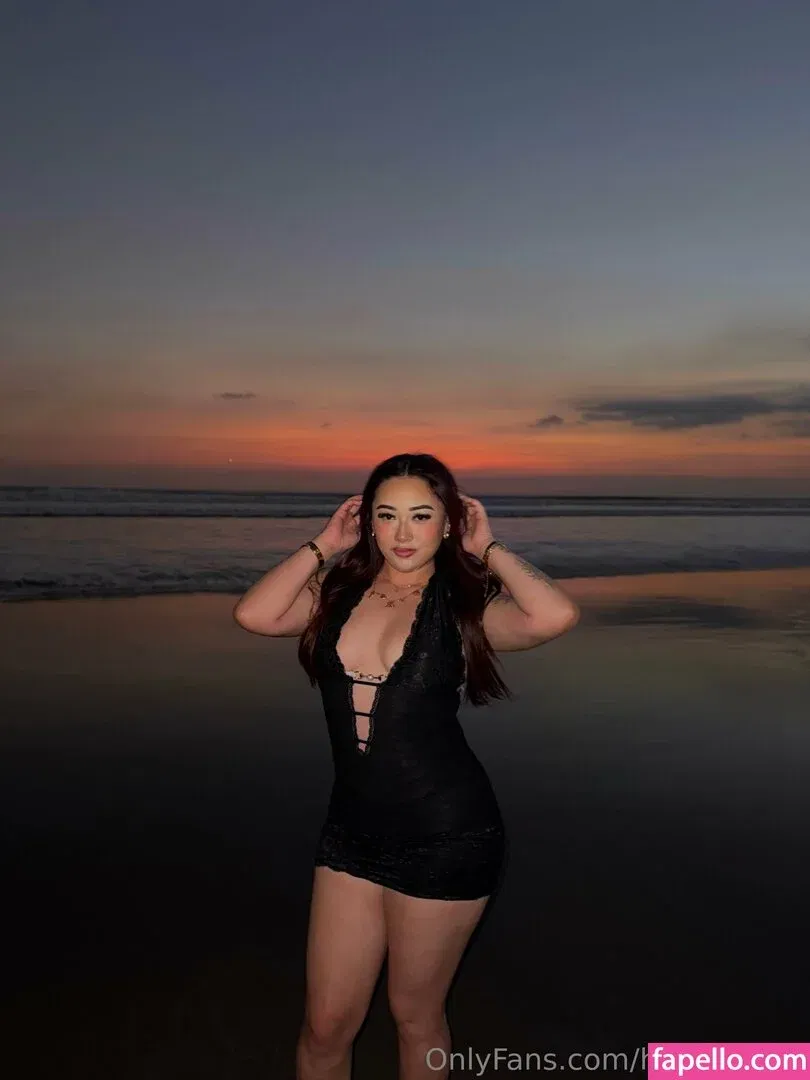 caitlinclark22 / heluvstikax Onlyfans Photo Gallery 