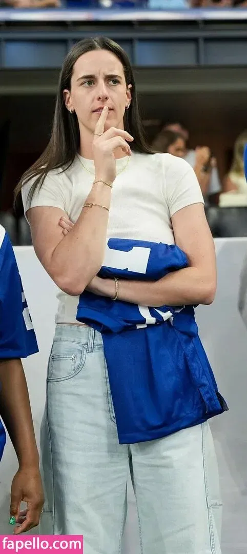 caitlinclark22 / heluvstikax Onlyfans Photo Gallery 