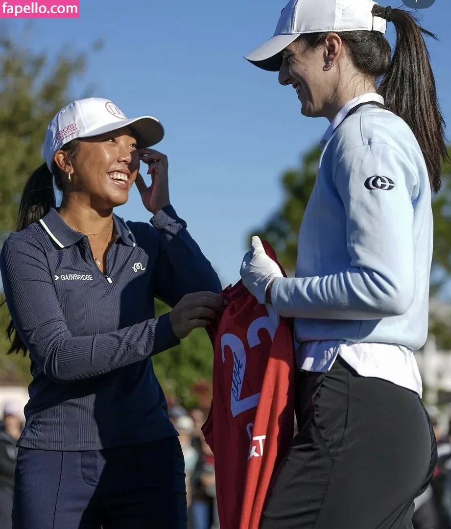 caitlinclark22 / heluvstikax Onlyfans Photo Gallery 