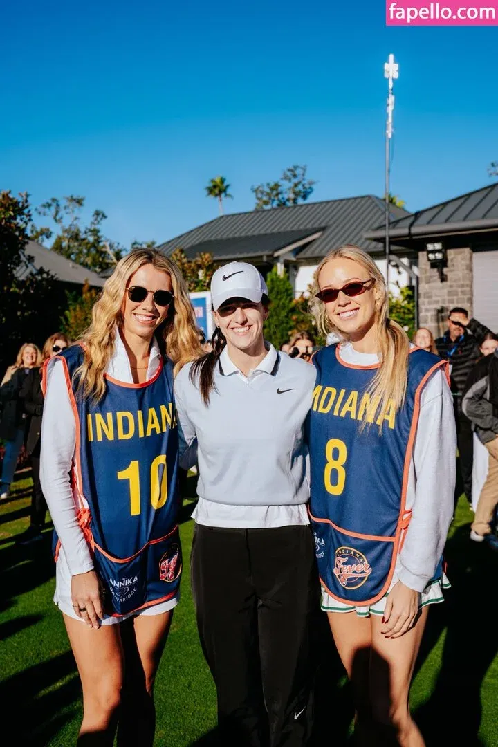 caitlinclark22 / heluvstikax Onlyfans Photo Gallery 