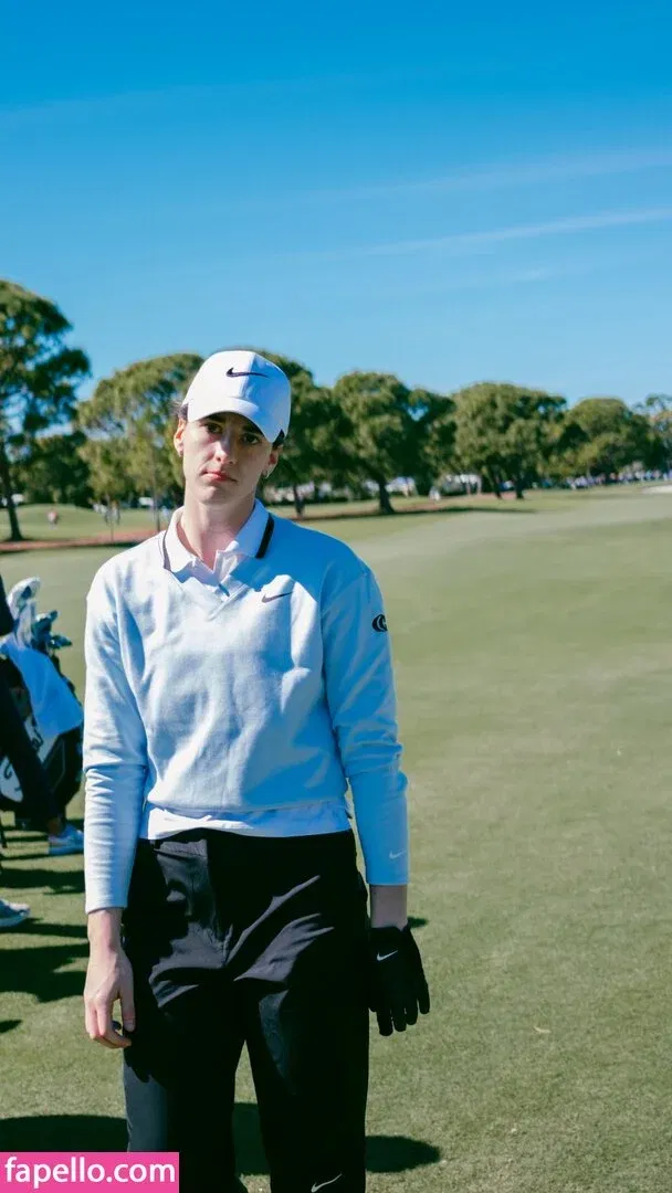 caitlinclark22 / heluvstikax Onlyfans Photo Gallery 