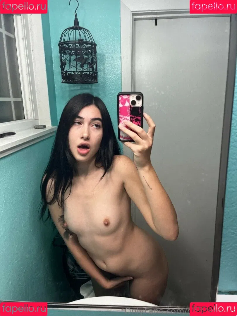 Delilah / Delilahraige / bugsanduggs Onlyfans Photo Gallery 