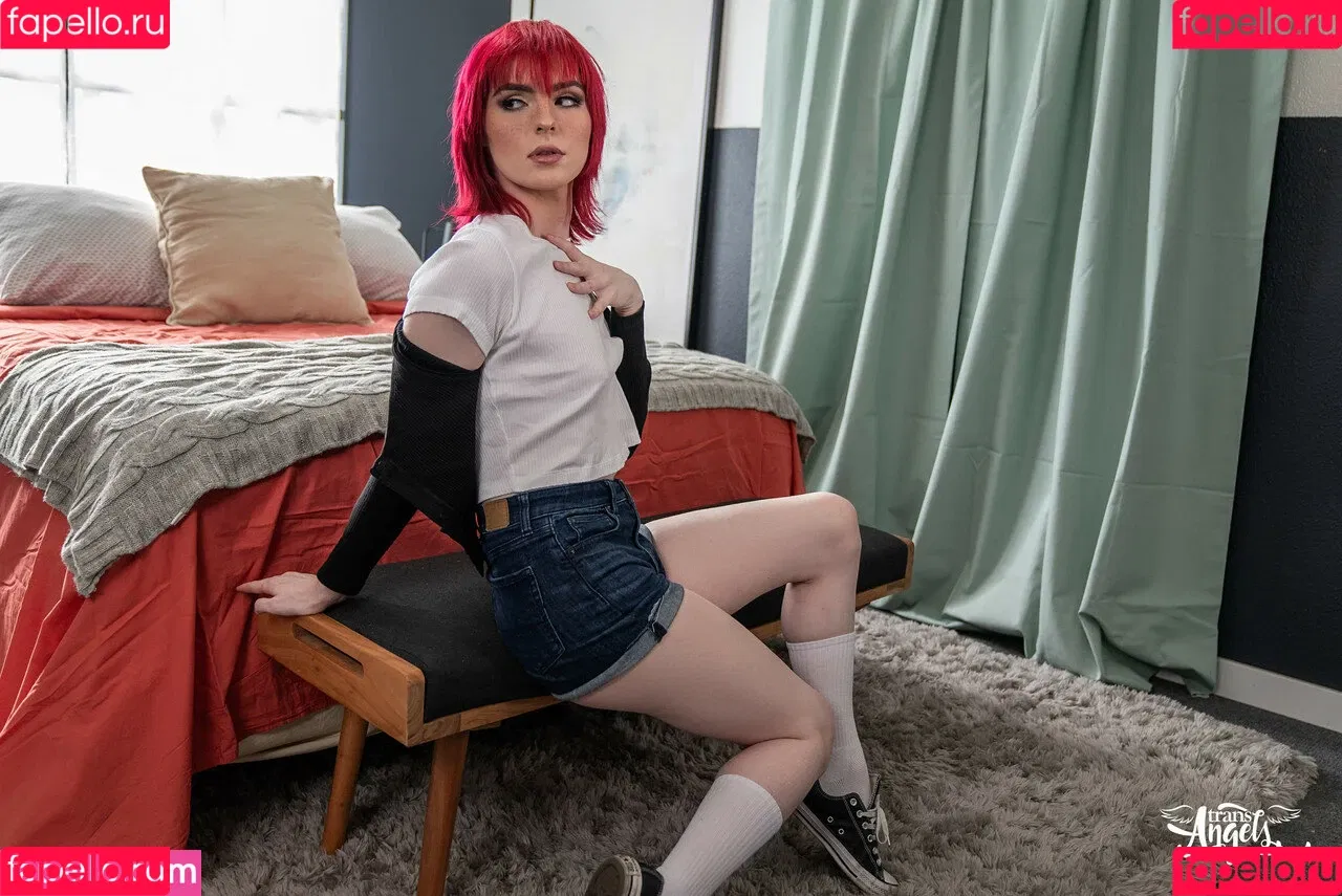 Ella Hollywood / Jean Hollywood / jeanellahollywood / jeanhollywood / sodacatxxx Onlyfans Photo Gallery 