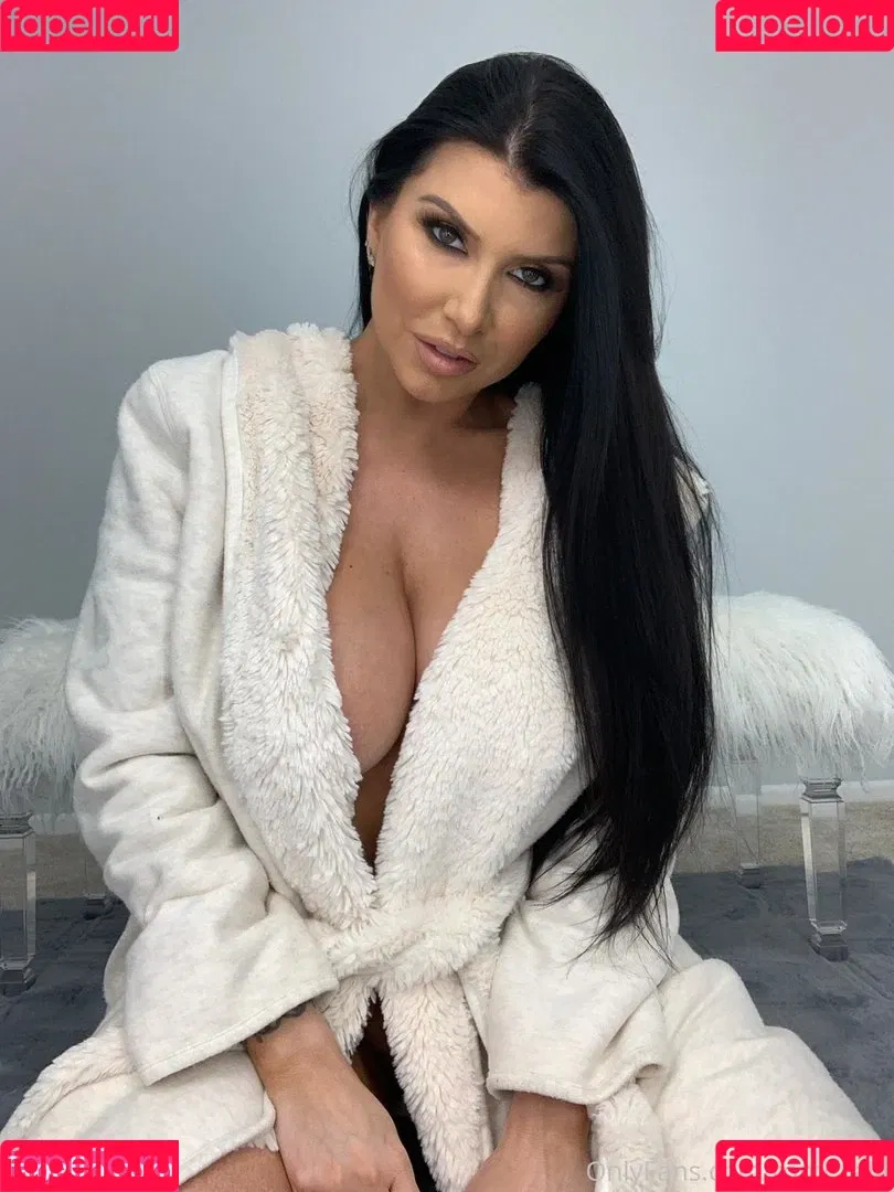 Romi Rain / romi_rain / romi_rain_6x Onlyfans Photo Gallery 