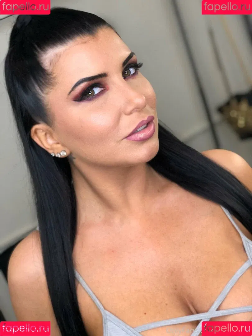 Romi Rain / romi_rain / romi_rain_6x Onlyfans Photo Gallery 