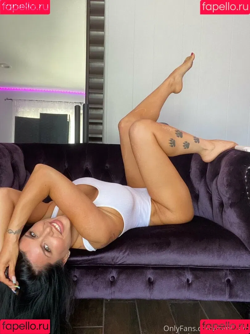 Romi Rain / romi_rain / romi_rain_6x Onlyfans Photo Gallery 
