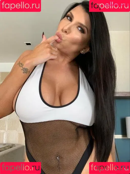 Romi Rain / romi_rain / romi_rain_6x Onlyfans Photo Gallery 