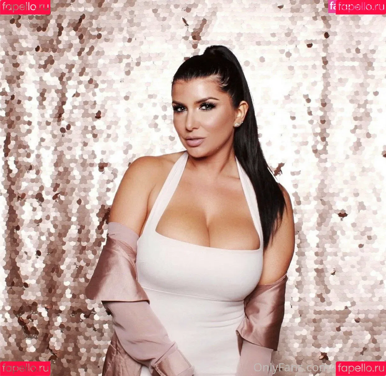 Romi Rain / romi_rain / romi_rain_6x Onlyfans Photo Gallery 