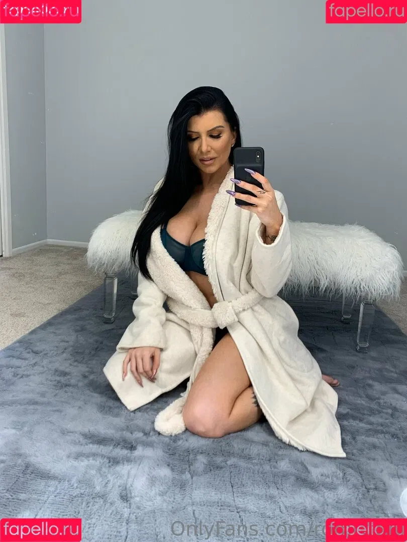 Romi Rain / romi_rain / romi_rain_6x Onlyfans Photo Gallery 