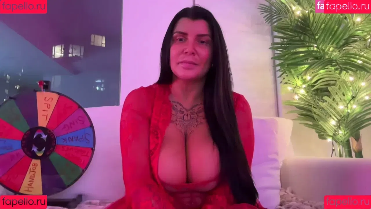 Romi Rain / romi_rain / romi_rain_6x Onlyfans Photo Gallery 