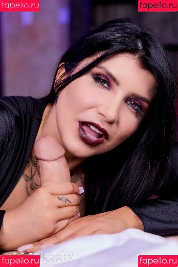 Romi Rain / romi_rain / romi_rain_6x Onlyfans Photo Gallery 