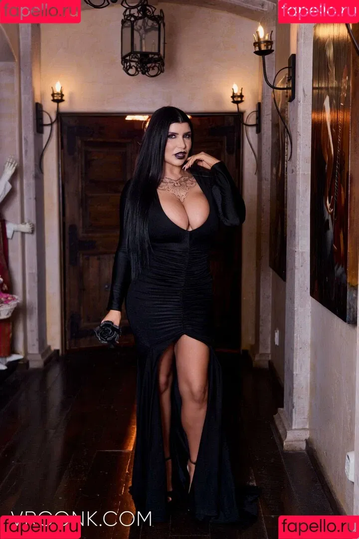 Romi Rain / romi_rain / romi_rain_6x Onlyfans Photo Gallery 