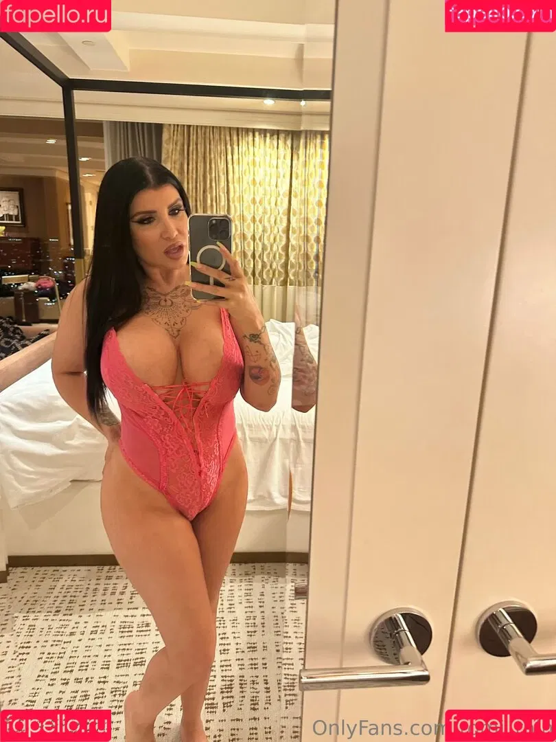 Romi Rain / romi_rain / romi_rain_6x Onlyfans Photo Gallery 