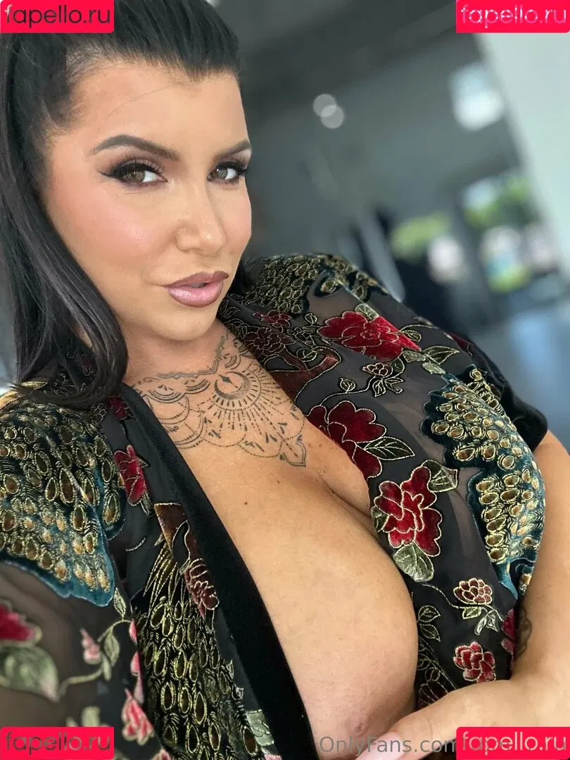 Romi Rain / romi_rain / romi_rain_6x Onlyfans Photo Gallery 