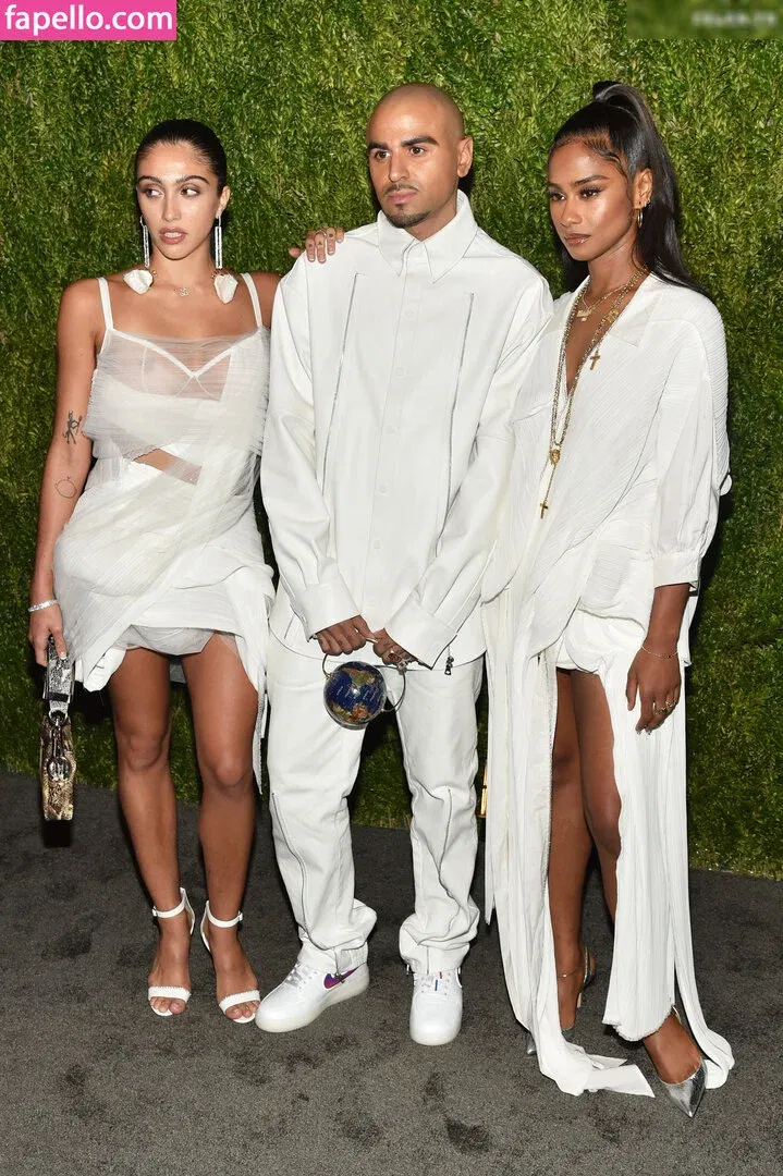 Lourdes Leon / lourdesleon Onlyfans Photo Gallery 