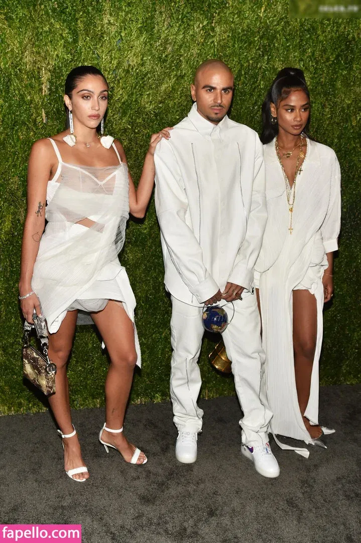 Lourdes Leon / lourdesleon Onlyfans Photo Gallery 