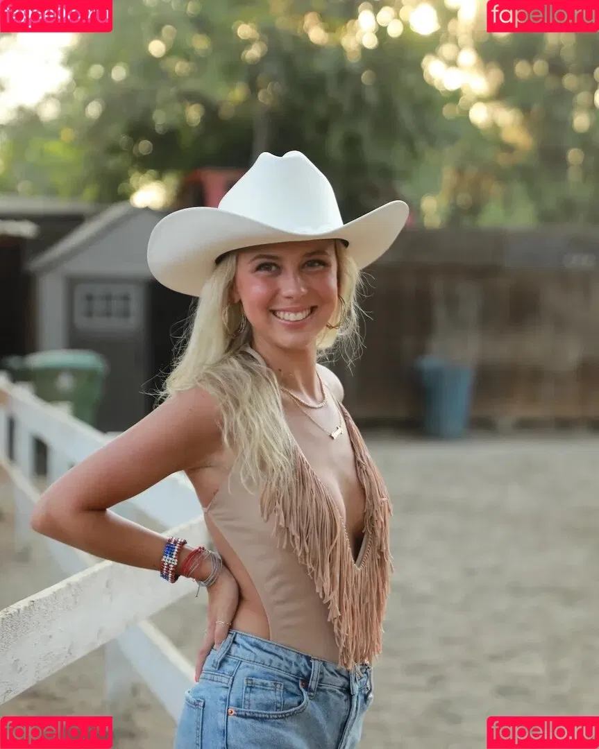 Haliey Welch / hay_welch Onlyfans Photo Gallery 