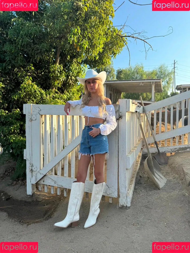 Haliey Welch / hay_welch Onlyfans Photo Gallery 
