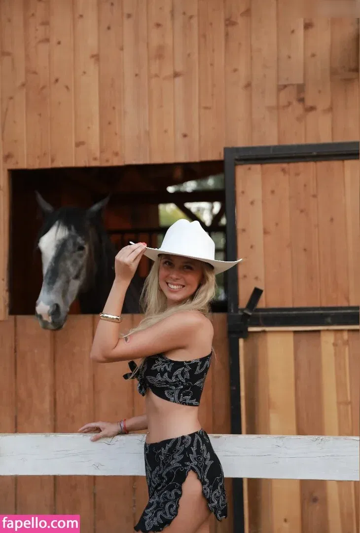 Haliey Welch / hay_welch Onlyfans Photo Gallery 