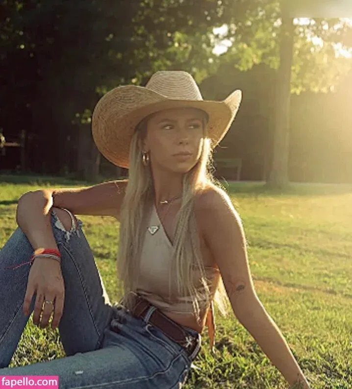 Haliey Welch / hay_welch Onlyfans Photo Gallery 