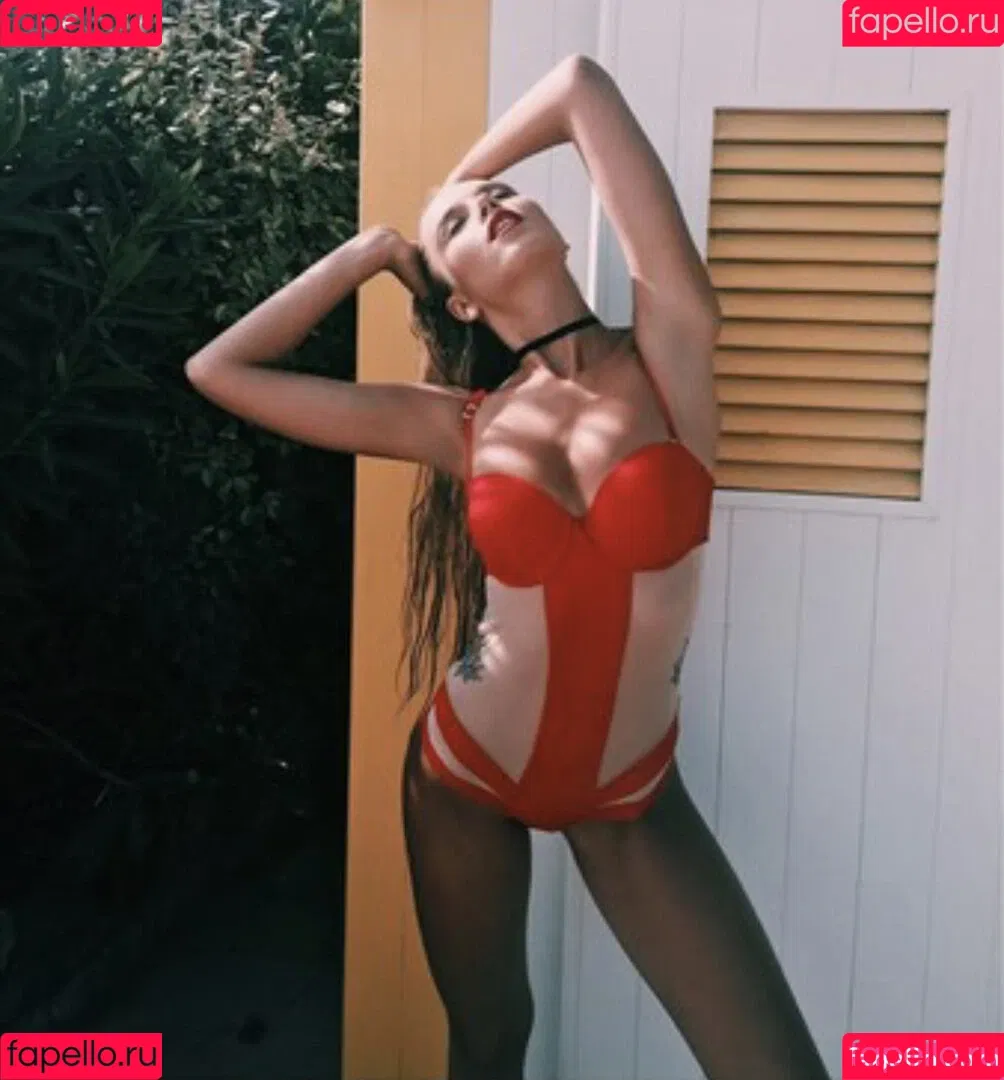 Polina Malinovskaya / polinamalinovskaya Onlyfans Photo Gallery 