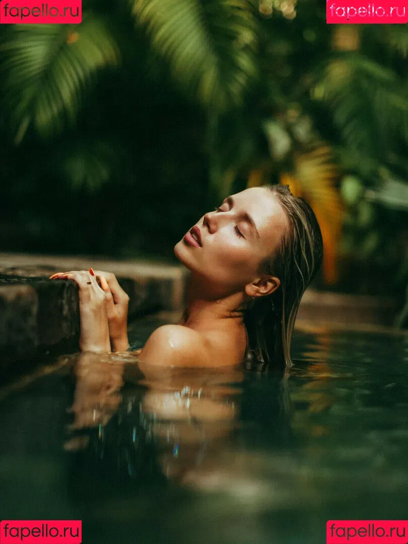 Polina Malinovskaya / polinamalinovskaya Onlyfans Photo Gallery 