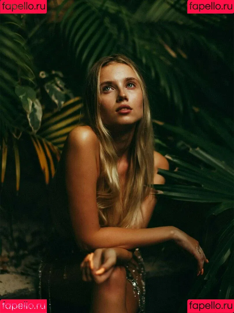 Polina Malinovskaya / polinamalinovskaya Onlyfans Photo Gallery 
