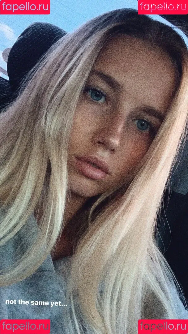 Polina Malinovskaya / polinamalinovskaya Onlyfans Photo Gallery 