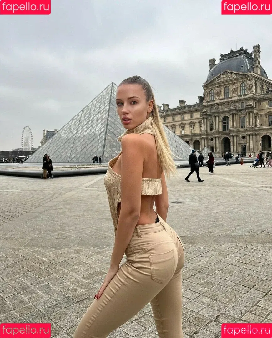 Polina Malinovskaya / polinamalinovskaya Onlyfans Photo Gallery 
