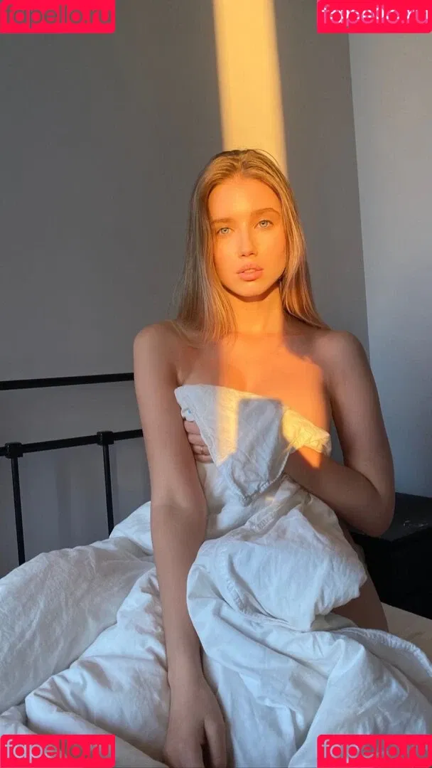Polina Malinovskaya / polinamalinovskaya Onlyfans Photo Gallery 