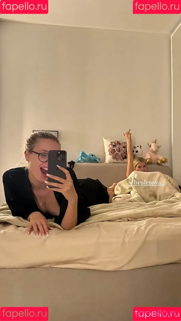 Polina Malinovskaya / polinamalinovskaya Onlyfans Photo Gallery 