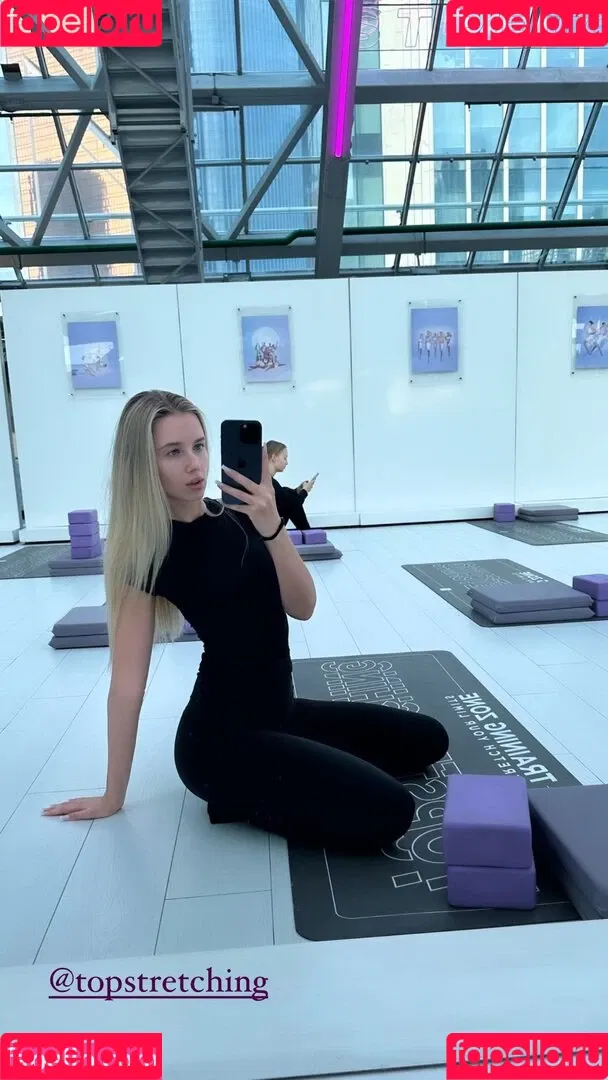 Polina Malinovskaya / polinamalinovskaya Onlyfans Photo Gallery 