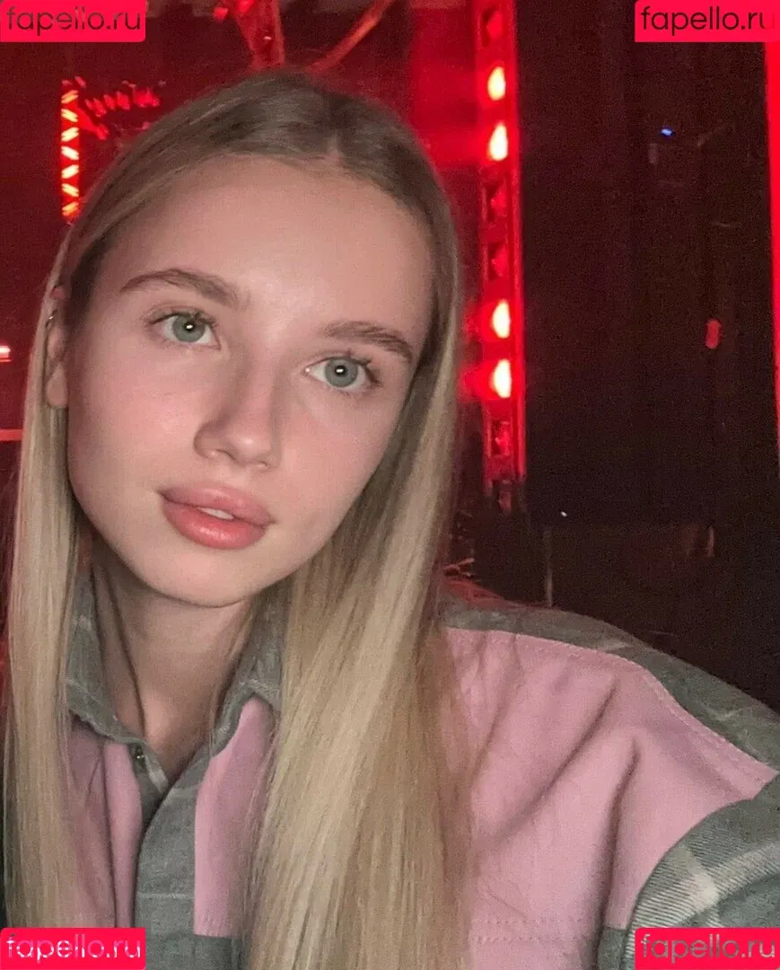 Polina Malinovskaya / polinamalinovskaya Onlyfans Photo Gallery 