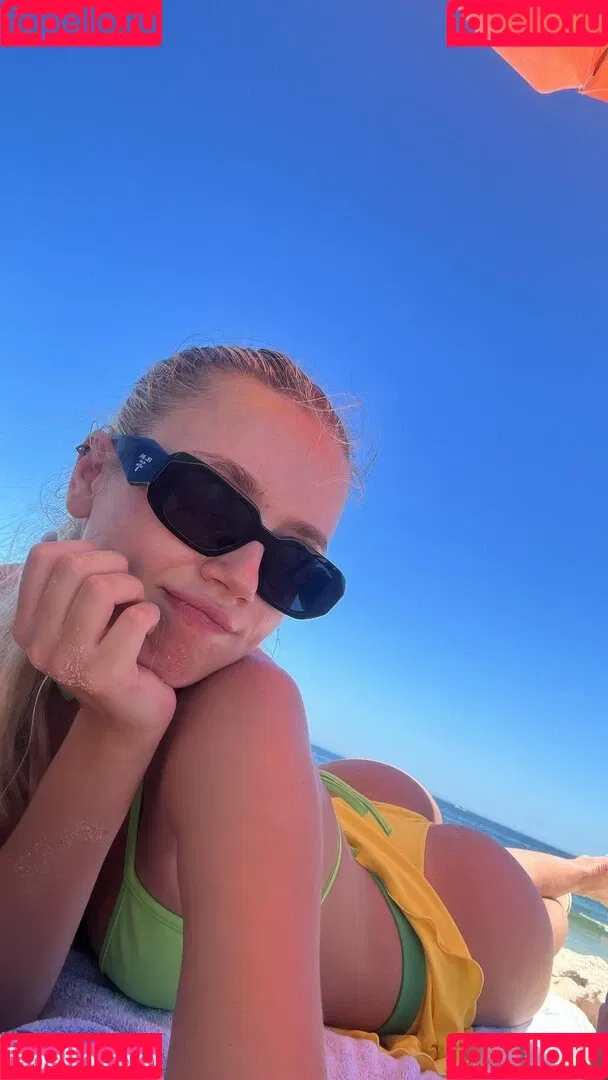 Polina Malinovskaya / polinamalinovskaya Onlyfans Photo Gallery 