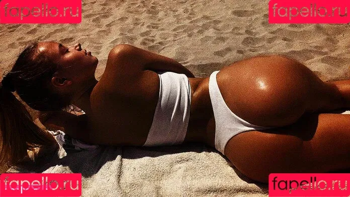 Polina Malinovskaya / polinamalinovskaya Onlyfans Photo Gallery 