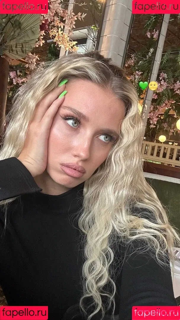 Polina Malinovskaya / polinamalinovskaya Onlyfans Photo Gallery 