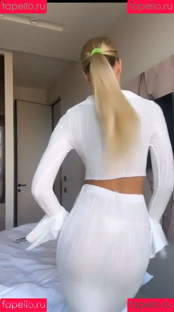 Polina Malinovskaya / polinamalinovskaya Onlyfans Photo Gallery 