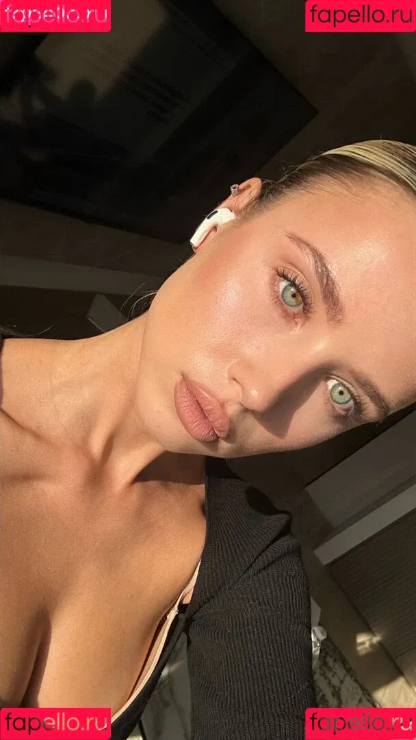 Polina Malinovskaya / polinamalinovskaya Onlyfans Photo Gallery 