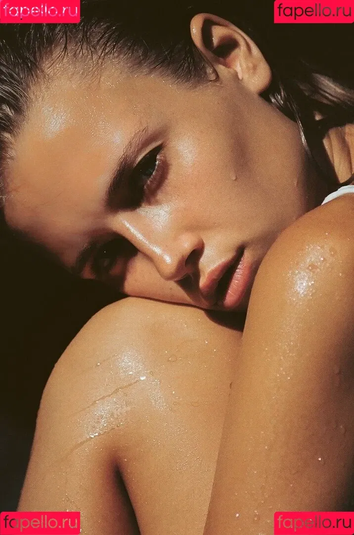 Polina Malinovskaya / polinamalinovskaya Onlyfans Photo Gallery 