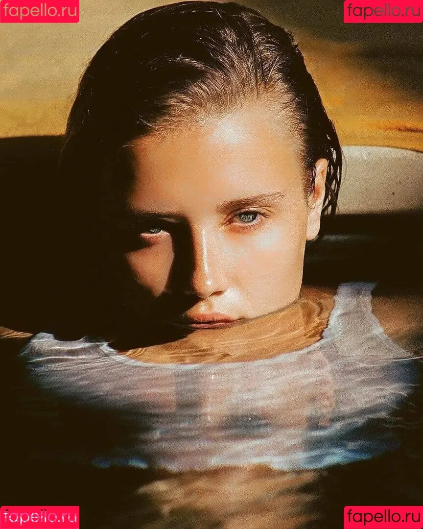 Polina Malinovskaya / polinamalinovskaya Onlyfans Photo Gallery 