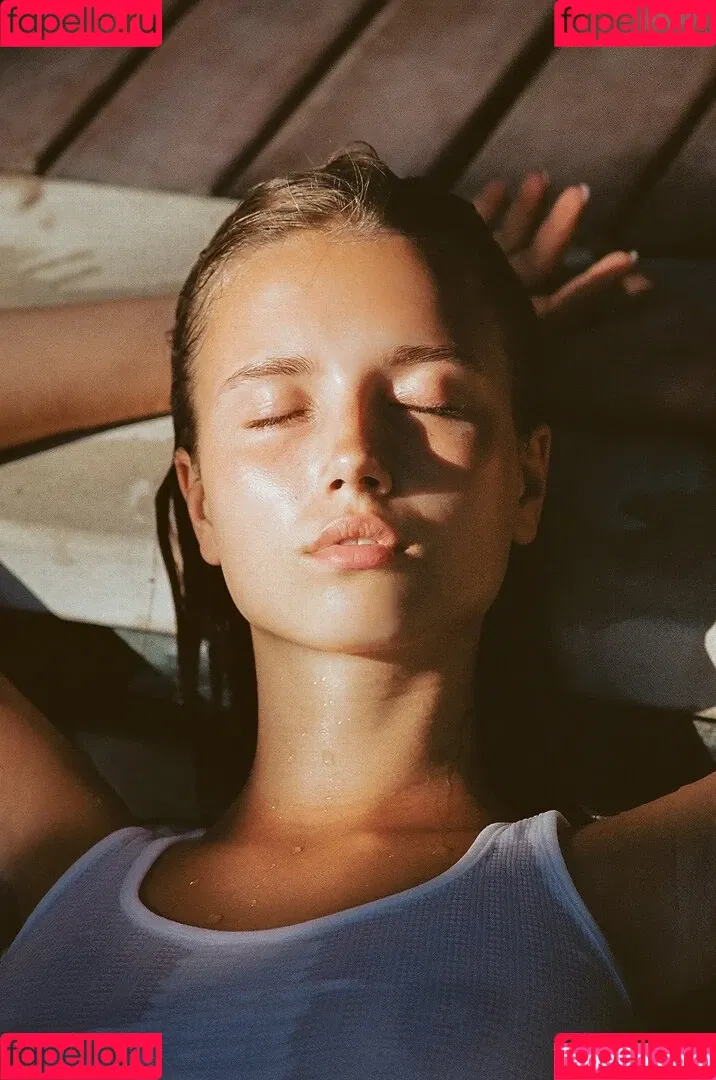 Polina Malinovskaya / polinamalinovskaya Onlyfans Photo Gallery 