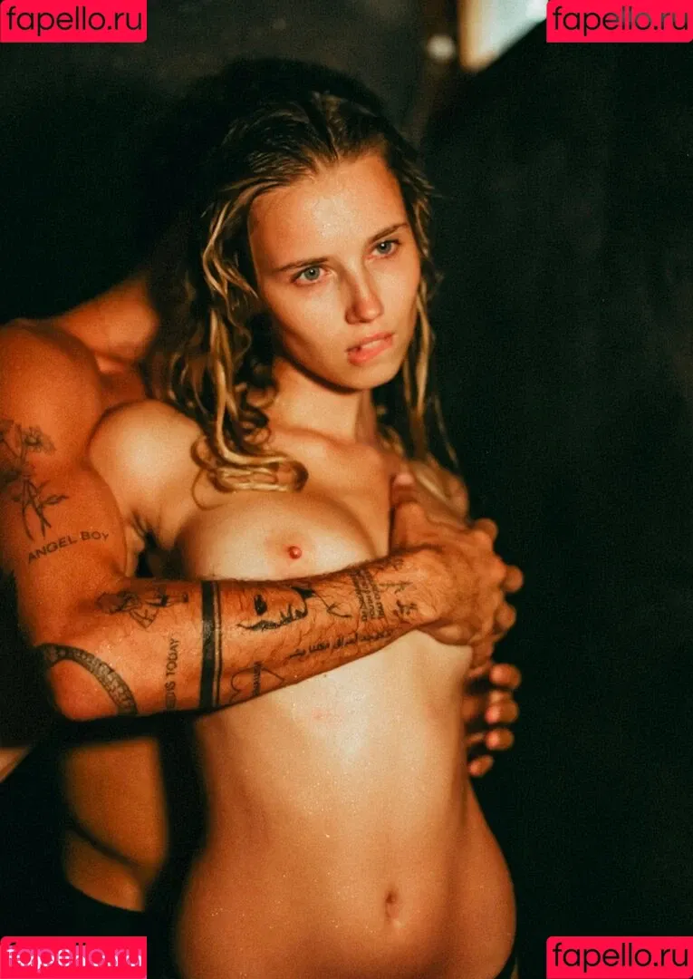 Polina Malinovskaya / polinamalinovskaya Onlyfans Photo Gallery 
