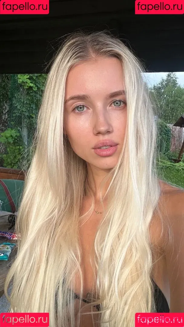 Polina Malinovskaya / polinamalinovskaya Onlyfans Photo Gallery 